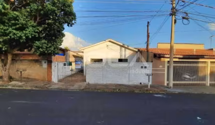 Casa à venda no bairro Monte Alegre, Ribeirão Preto | 2 dormitórios, edícula, 2 vagas de garagem