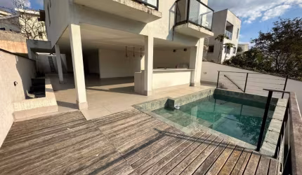 Casa em condomínio fechado com 3 quartos à venda na Rua Sabiá, 415, Suru, Santana de Parnaíba por R$ 1.500.000