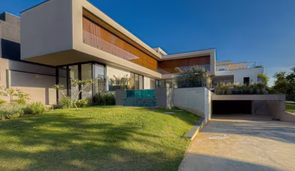 Casa em condomínio fechado com 4 quartos à venda na Alameda das Embaúbas, 220, Alphaville, Santana de Parnaíba por R$ 7.900.000