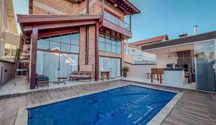 Casa em condomínio fechado com 4 quartos à venda na Alameda Garoupa, 218, Alphaville, Santana de Parnaíba por R$ 3.195.000