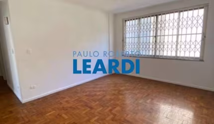 Apartamento à venda na Rua Afonso de Freitas, 143, Paraíso, São Paulo por R$ 900.000