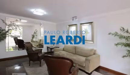 Apartamento à venda na Avenida Bem-te-vi, 339, Moema, São Paulo por R$ 780.000
