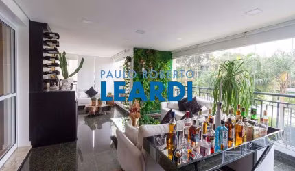Apartamento à venda na Rua Xavier de Almeida, 717, Ipiranga, São Paulo por R$ 3.000.000