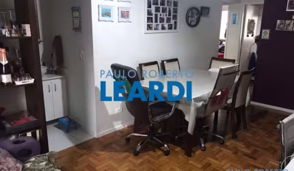 Apartamento à venda na Rua Vitorino Carmilo, 582, Barra Funda, São Paulo por R$ 620.000