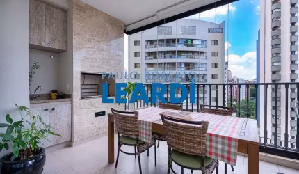 Apartamento à venda na Rua Montesquiéu, 100, Chácara Klabin, São Paulo por R$ 4.067.000
