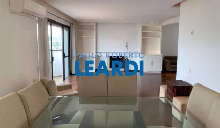 Apartamento à venda na Rua Conselheiro Fernandes Torres, 110, Pacaembu, São Paulo por R$ 2.000.000