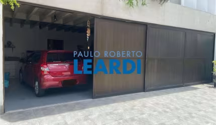 Casa à venda na Rua Vítor Dubugras, 277, Jardim da Glória, São Paulo por R$ 2.432.890