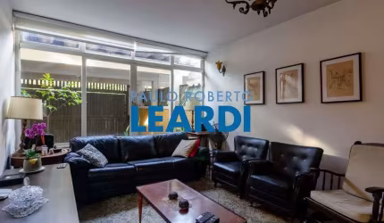 Casa à venda na Rua Morais de Barros, 1091, Campo Belo, São Paulo por R$ 1.800.000