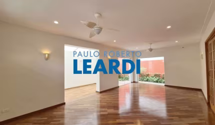 Casa à venda na Rua Dom Luís de Bragança, 148, Mirandópolis, São Paulo por R$ 1.400.000