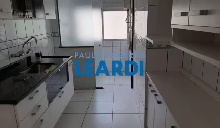 Apartamento à venda na Avenida Brigadeiro Luís Antônio, 2808, Jardim Paulista, São Paulo por R$ 800.000