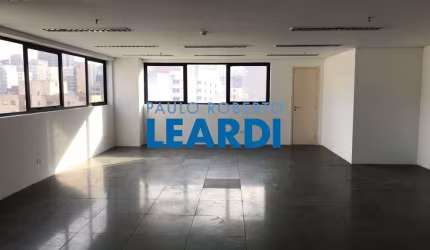 Ponto comercial à venda na Rua Galvão Bueno, 412, Liberdade, São Paulo por R$ 918.000
