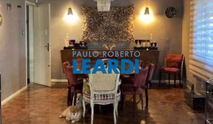 Casa à venda na Rua Cássio Martins Vilaça, 340, Pacaembu, São Paulo por R$ 3.000.000
