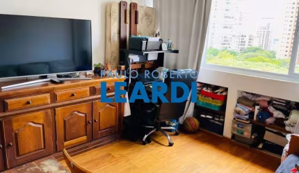Apartamento à venda na Rua Professora Carolina Ribeiro, 20, Chácara Klabin, São Paulo por R$ 500.000