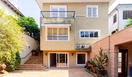 Casa com 4 quartos à venda na Rua Bragança, 152, Pacaembu, São Paulo por R$ 4.900.000