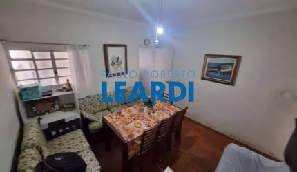 Casa à venda na Rua Oliveira Peixoto, 18, Aclimação, São Paulo por R$ 800.000