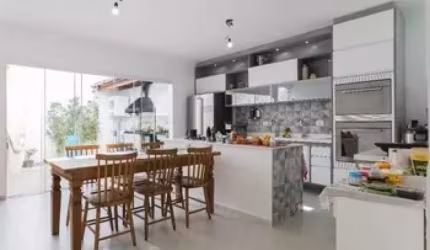 Casa com 3 quartos à venda na Rua Maria Celina, 69, Vila Firmiano Pinto, São Paulo por R$ 1.380.000