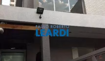 Casa à venda na Rua Coriolano, 143, Pompéia, São Paulo por R$ 3.000.000