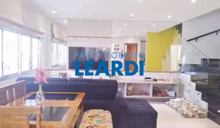 Casa à venda na Rua Doutor Sérgio Meira, 89, Barra Funda, São Paulo por R$ 1.250.000