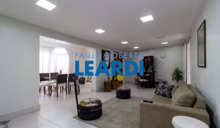 Casa à venda na Rua Eiras Garcia, 302, Cambuci, São Paulo por R$ 1.500.000