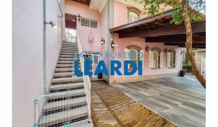 Casa à venda na Rua Monsenhor Alberto Pequeno, 186, Pacaembu, São Paulo por R$ 4.000.000