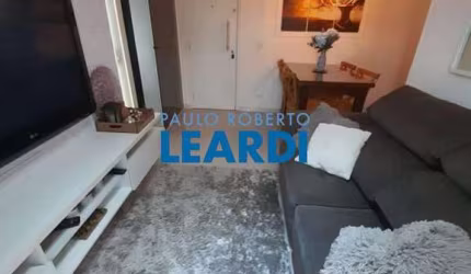 Apartamento à venda na Praça Japuba, 35, Vila Ida, São Paulo por R$ 780.000