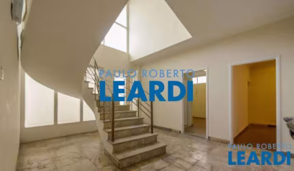 Casa à venda na Rua Almirante Pereira Guimarães, 360, Pacaembu, São Paulo por R$ 2.800.000