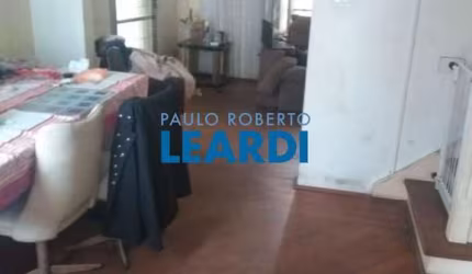 Casa à venda na Rua Heitor Peixoto, 968, Cambuci, São Paulo por R$ 875.000