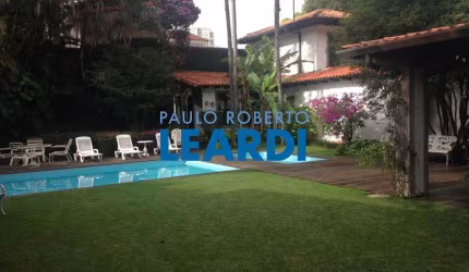 Casa à venda na Rua Conselheiro Zacarias, 62, Jardim Paulista, São Paulo por R$ 12.000.000