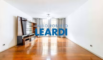 Apartamento à venda na Alameda Barros, 399, Higienópolis, São Paulo por R$ 1.090.000