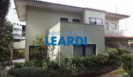 Casa à venda na Rua Heitor de Morais, 87, Perdizes, São Paulo por R$ 3.500.000