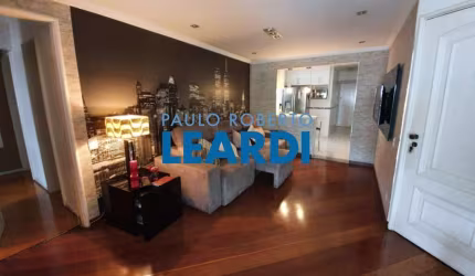 Apartamento à venda na Rua Hungara, 113, Lapa, São Paulo por R$ 890.000