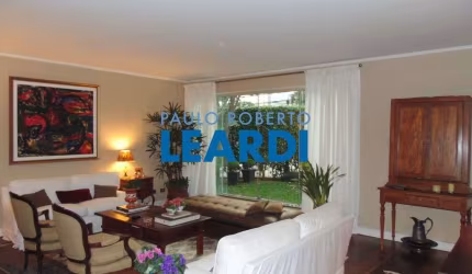 Casa à venda na Rua Francisco Farel, 237, Vila Madalena, São Paulo por R$ 3.200.000