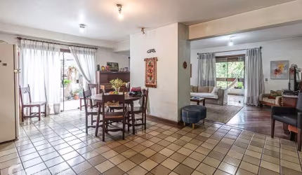 Casa com 4 quartos à venda na Rua Traipu, 913, Pacaembu, São Paulo por R$ 3.300.000