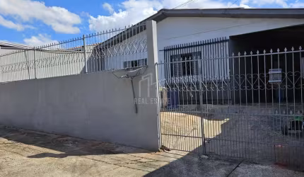 Casa 3 Quartos à venda   Dependência nos fundos com 3 Cômodos.