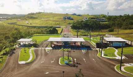 Terreno de 330m² em Cond. Fechado em Camaçari, BA