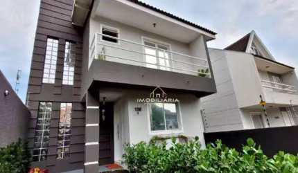 Sobrado com 3 dormitórios à venda, 141 m² por R$ 649.000,00 - Santa Cândida - Curitiba/PR