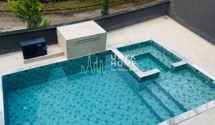 Sobrado com 3 dormitórios e piscina à venda na Serra da Cantareira
