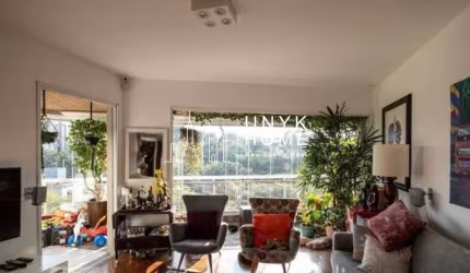Apartamento com 3 dormitórios à venda ou locação na Vila Madalena - São Paulo/SP