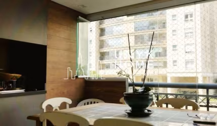 Apartamento com 4 dormitórios e varanda Gourmet