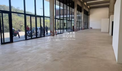 Aluga-se sala comercial de alto padrão