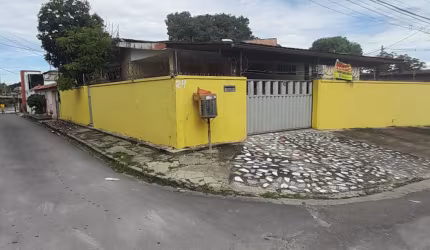 Casa térrea de esquina no Japiim