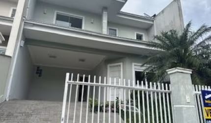 Linda Casa  no Bairro Floresta