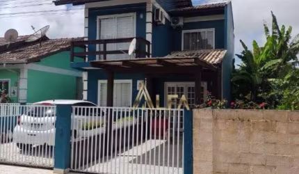 Sobrado com 3 dormitórios à venda, 79 m² por R$ 850.000,00 - Armação - Penha/SC