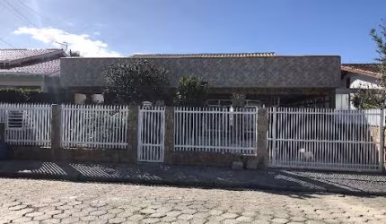 CASA AMPLA E LINDA EM GRAVATÁ DE PENHA