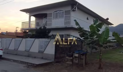 Casa com 6 dormitórios à venda, 272 m² por R$ 1.300.000,00 - Ilha da Figueira - Jaraguá do Sul/SC