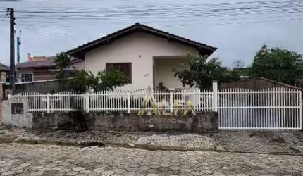 Casa com 3 dormitórios à venda, 58 m² por R$ 750.000,00 - Centro - Balneário Piçarras/SC