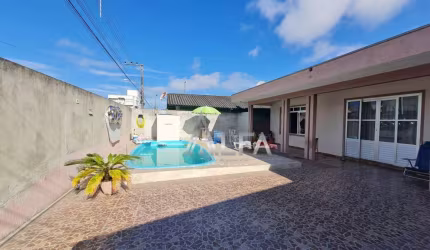 Casa  / 3 dormitórios e piscina  à venda, 107 m² por R$ 799.000 - Centro - Navegantes/SC