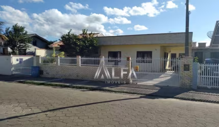 Casa com 4 dormitórios à venda, 120 m² por R$ 700.000,00 - Centro - Penha/SC