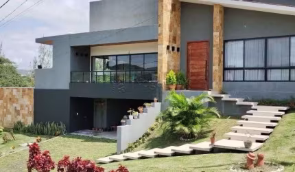 Imóvel dos Seus Sonhos! Conforto, Espaço e Lazer Privativo em um Condomínio fechado!