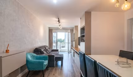 Lindo apartamento reformado com 3 Quartos sendo 1 suíte e Sacada